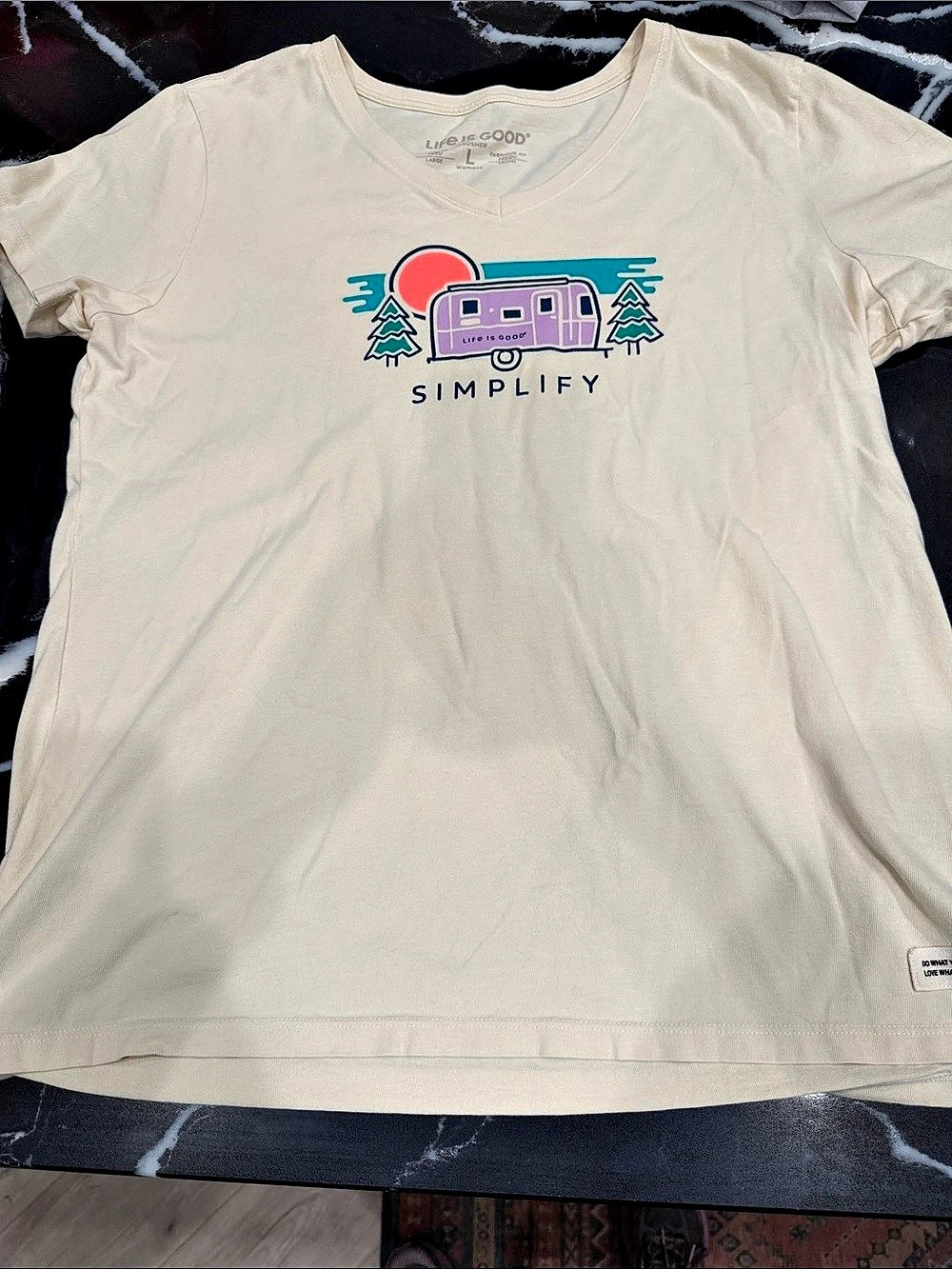 Life Is Good Simplify Camper Crusher Vee Tee Cream Large